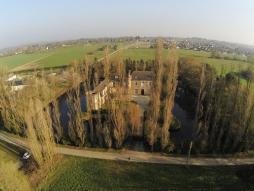 photo aerienne par drone chateau